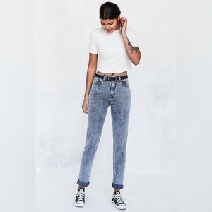 Women's Straight Leg Jeans in Light Blue